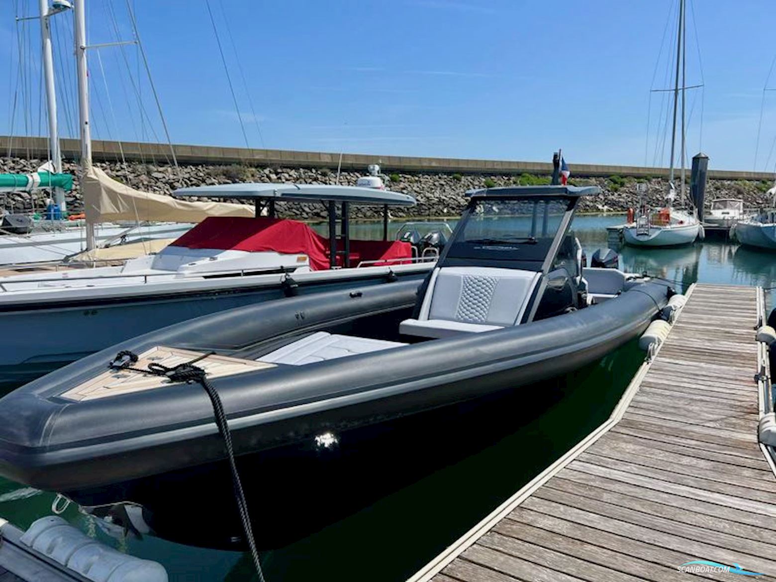 Technohull Explorer 40s