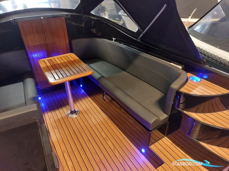Tender Gentleman´s Launch 700XL