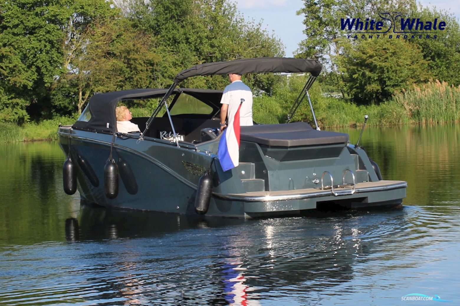 Tendr 27 Cabin