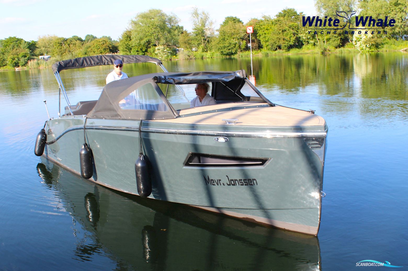 Tendr 27 Cabin