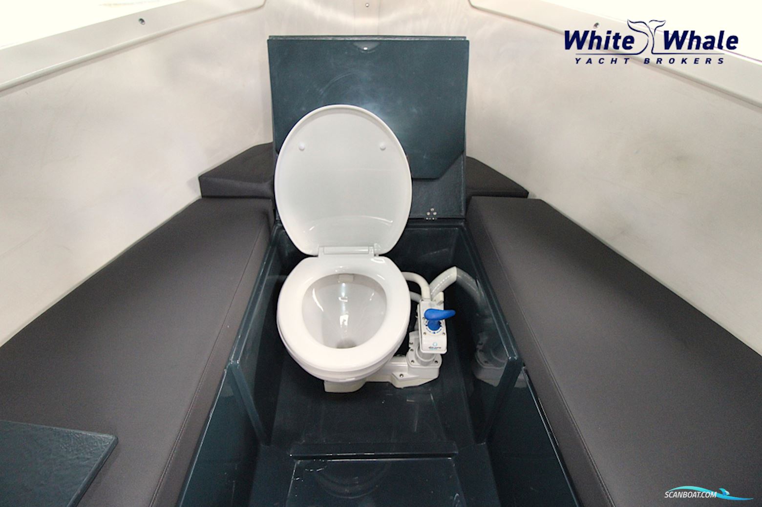 Tendr 27 Cabin