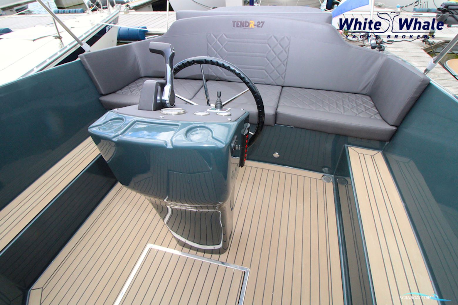 Tendr 27 Cabin