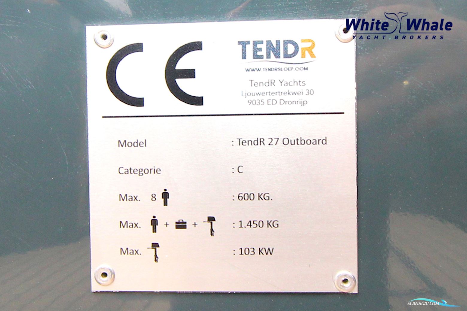 Tendr 27 Cabin