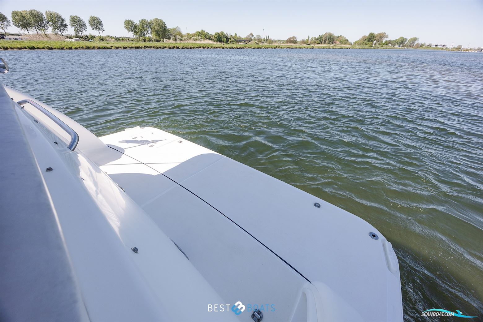 Tiara Yachts 4300 Sovran