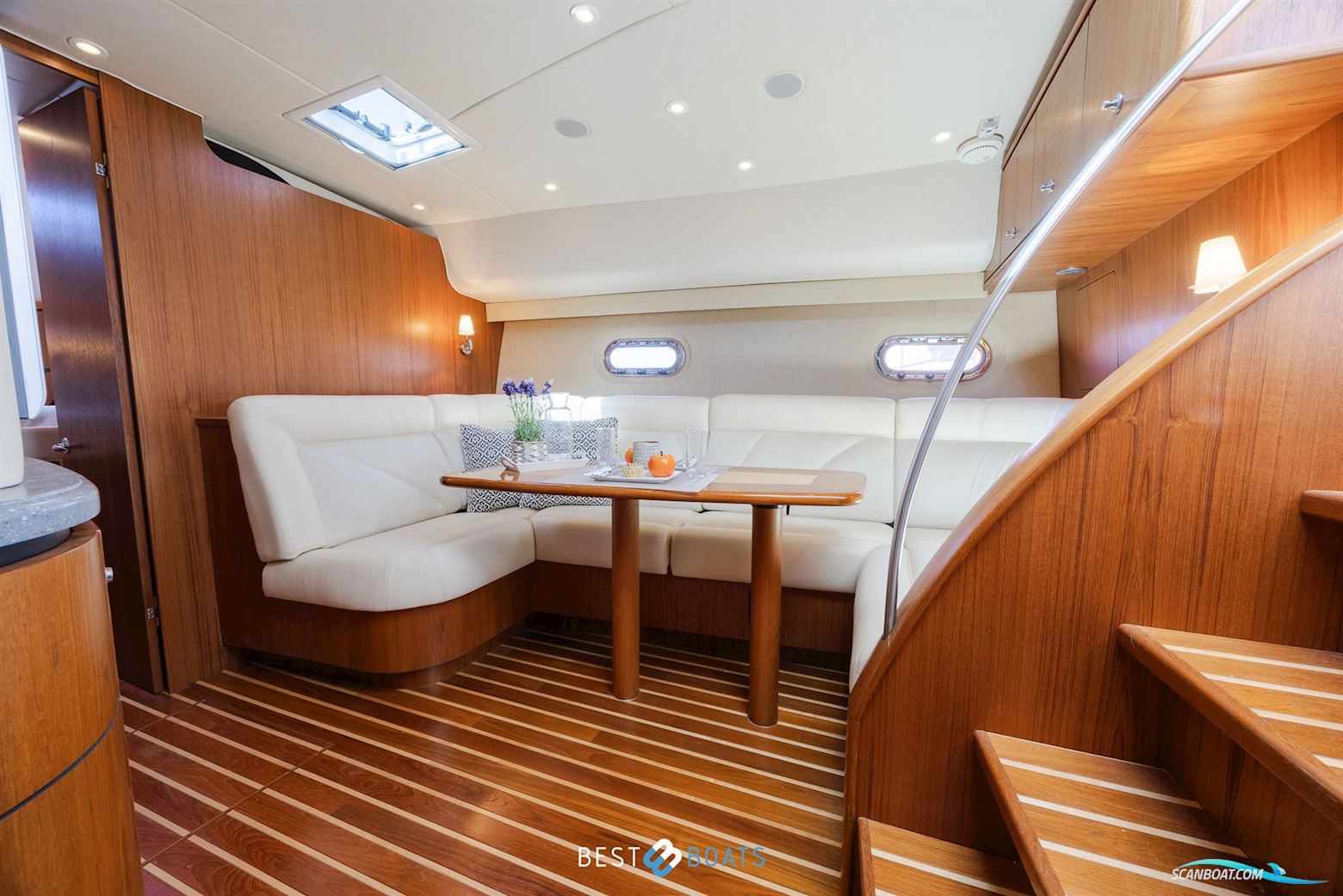 Tiara Yachts 4300 Sovran