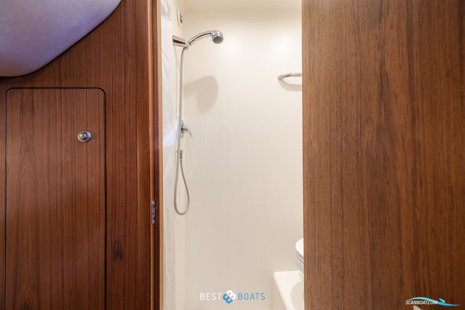 Tiara Yachts 4300 Sovran