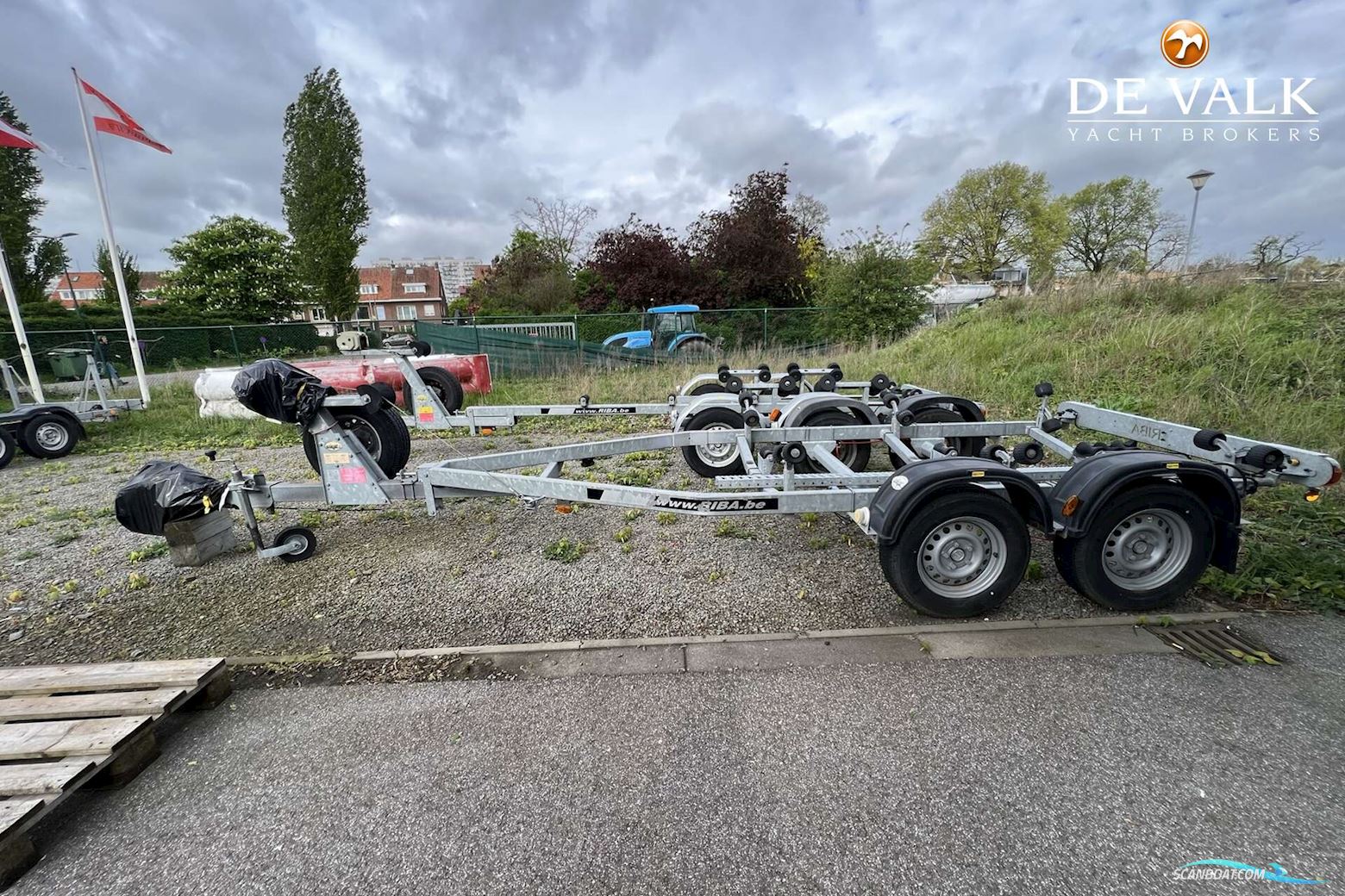 Tinn-Silver 600 Cabin