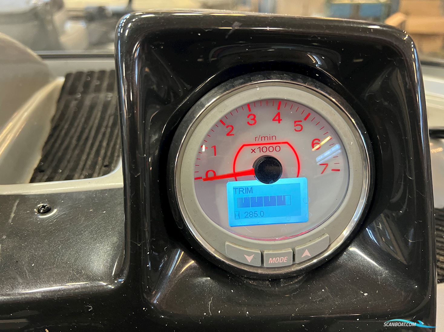 Tracker Pro Guide V16 WT