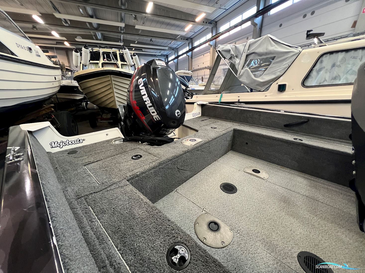 Tracker Pro Guide V16 WT