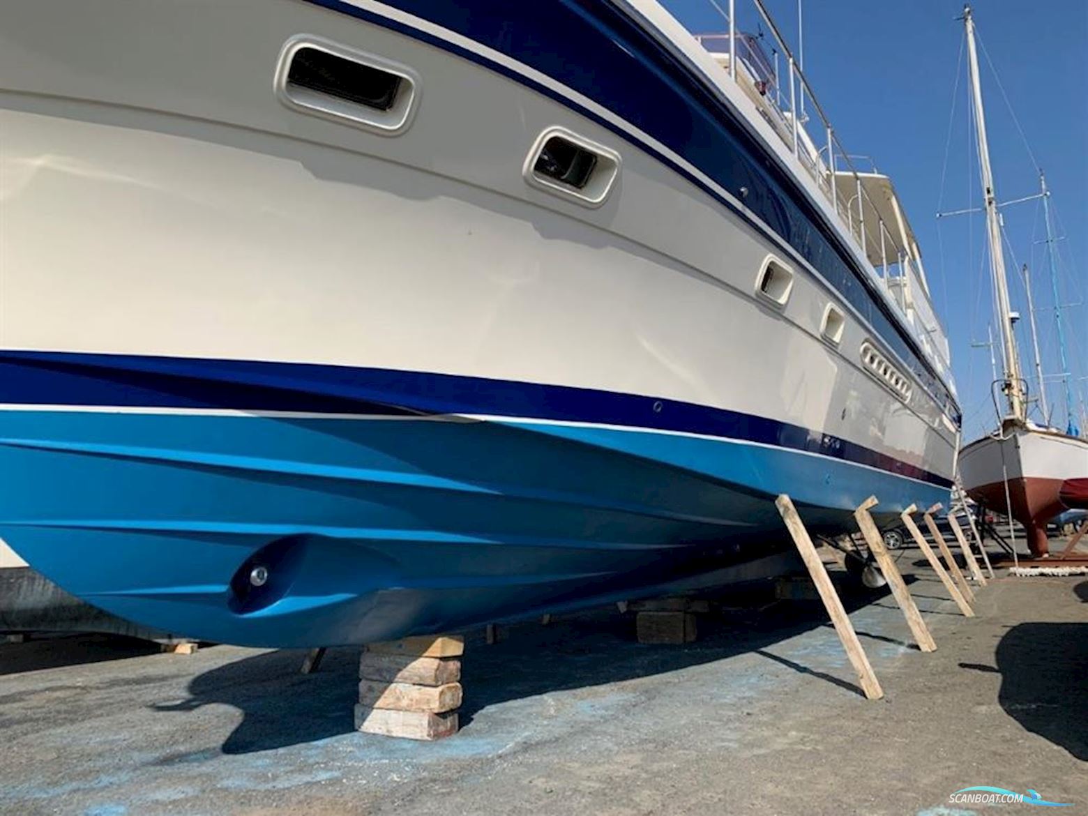 Trader  535 Signature