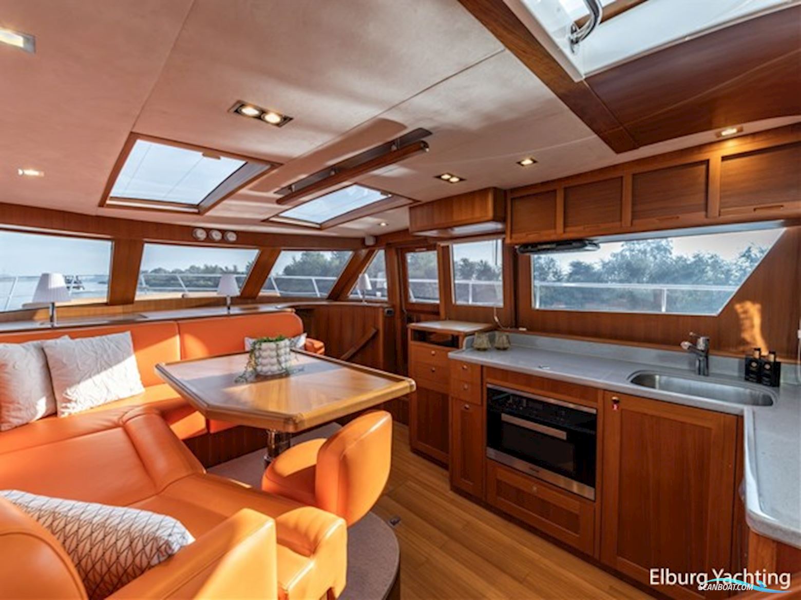 Trader 42 - Cabrio