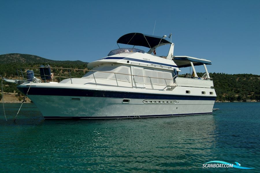 Trader 44 Sundeck