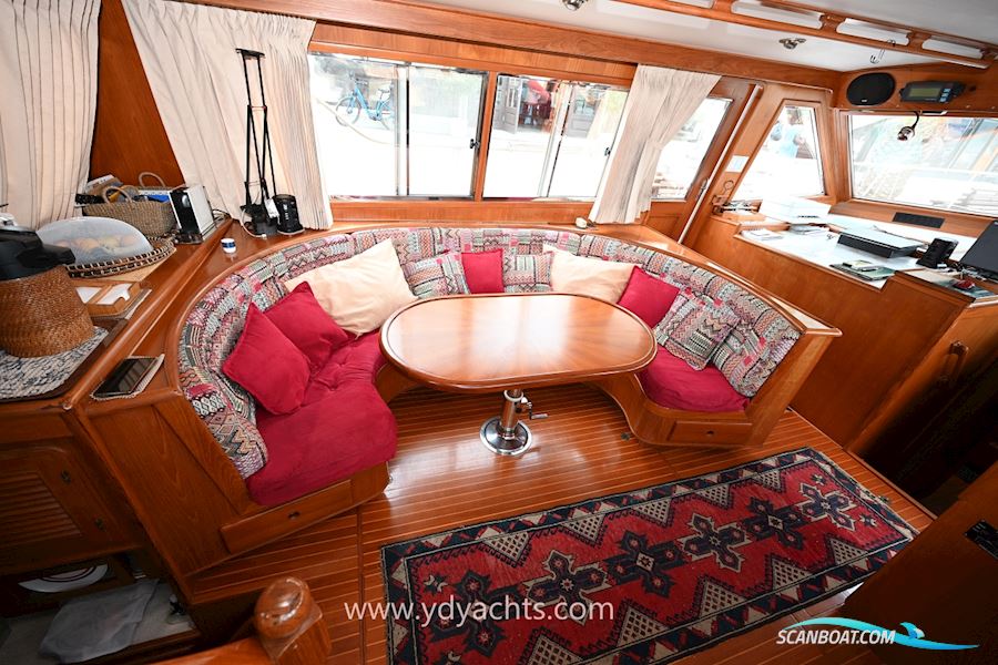 Trader 44 Sundeck