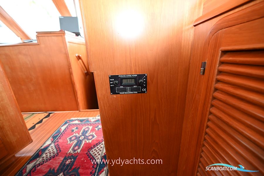Trader 44 Sundeck