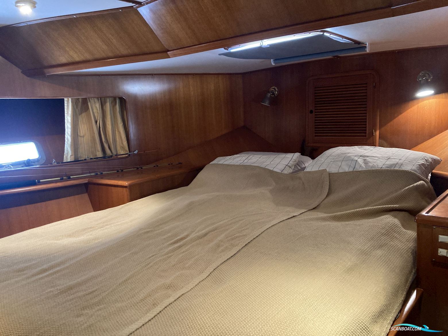 Trader 47 Flybridge well maintained Cruising Motor Yacht