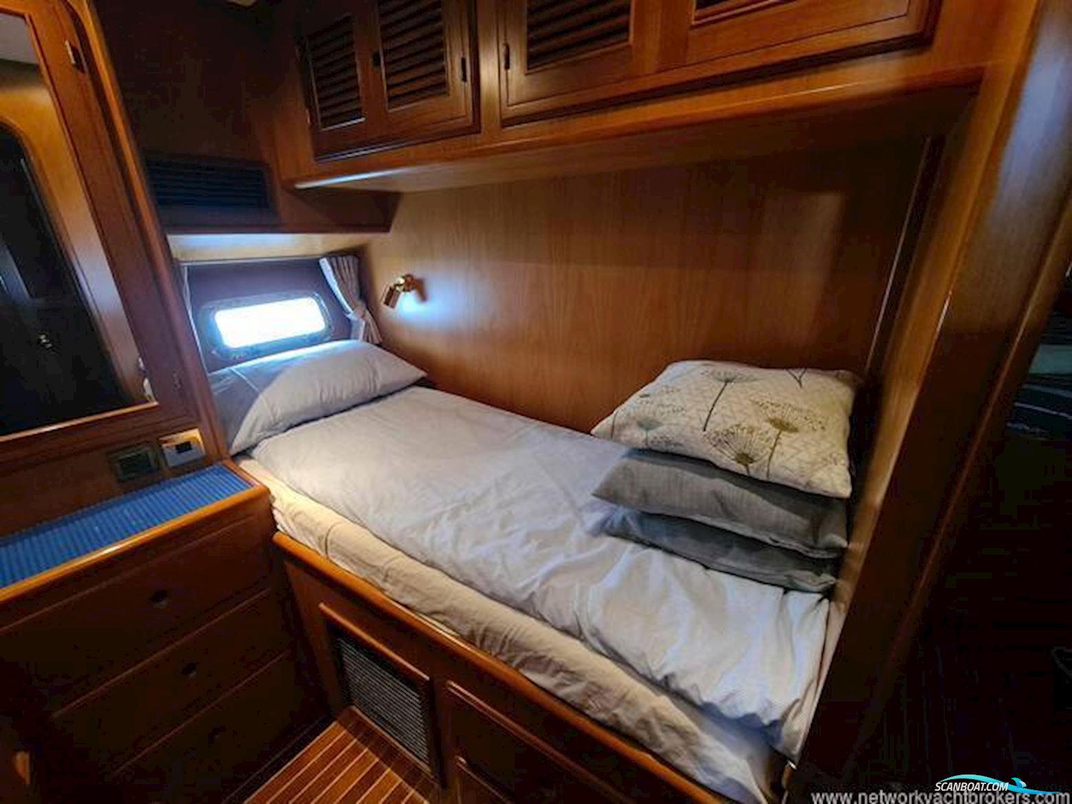 Trader Signature 535