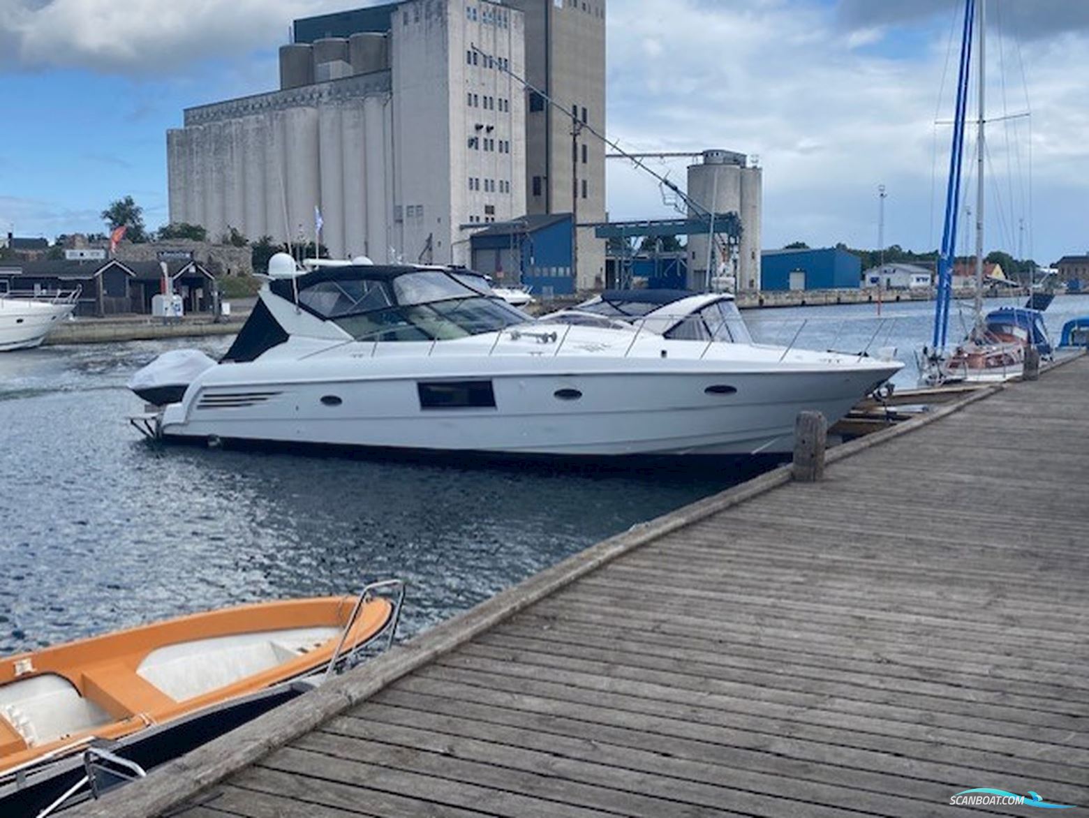 Trojan Carver 44 Express