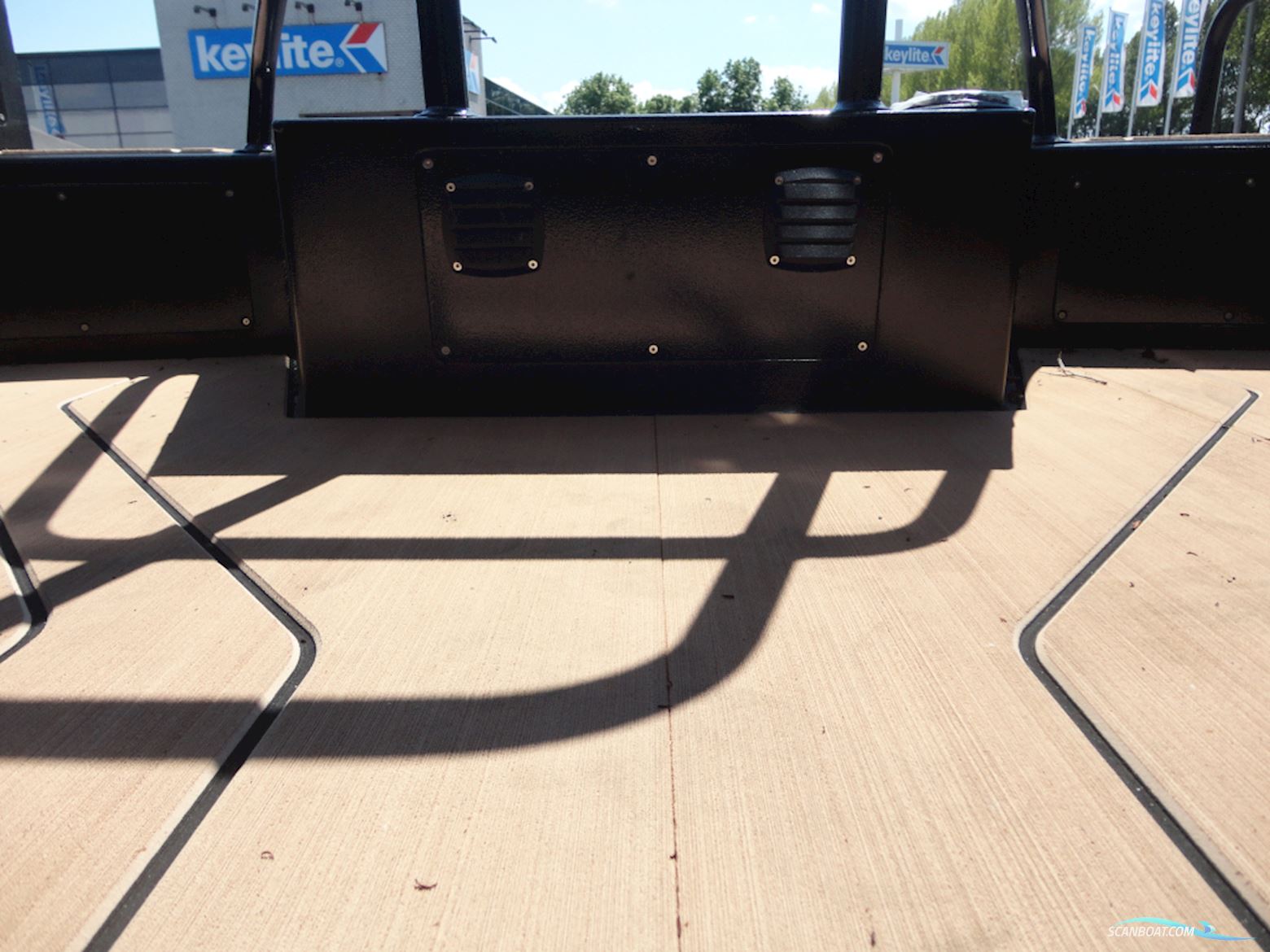 Ums Boat Cabin Cruiser
