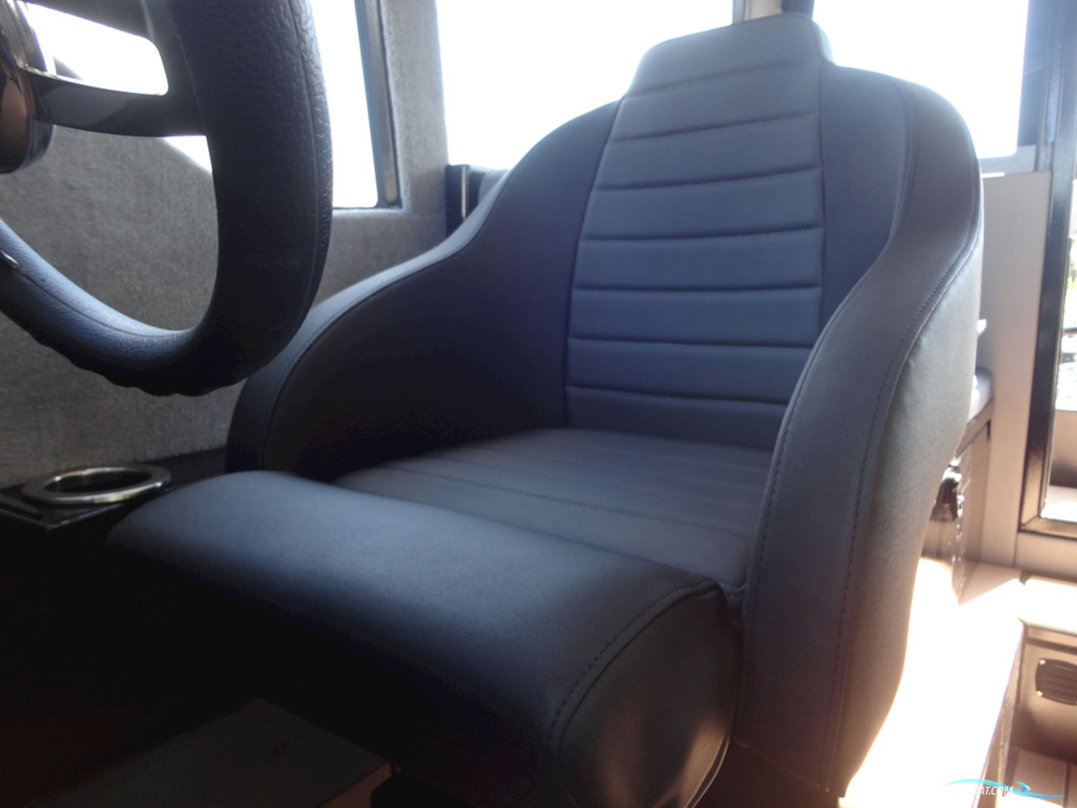 Ums Boat Cabin Cruiser