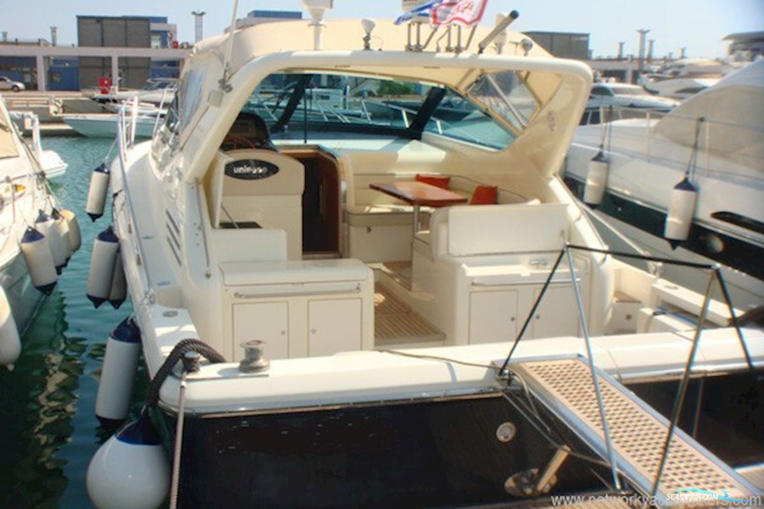 Uniesse 42