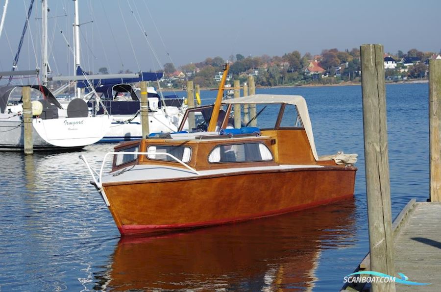 Utø Kabinebåd (Fjordbåd) Motorbåd 1970, med Volvo Penta GL - A, V6, motor, Danmark