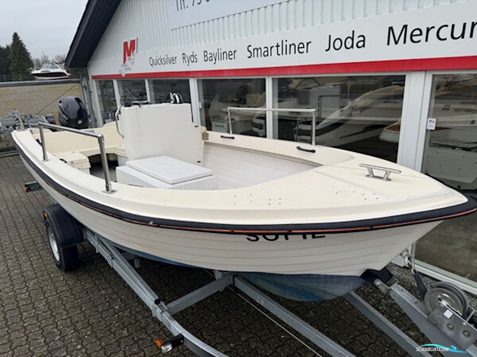 Uttern 560Ø med 40 hk Mercury-EFI 4 takt