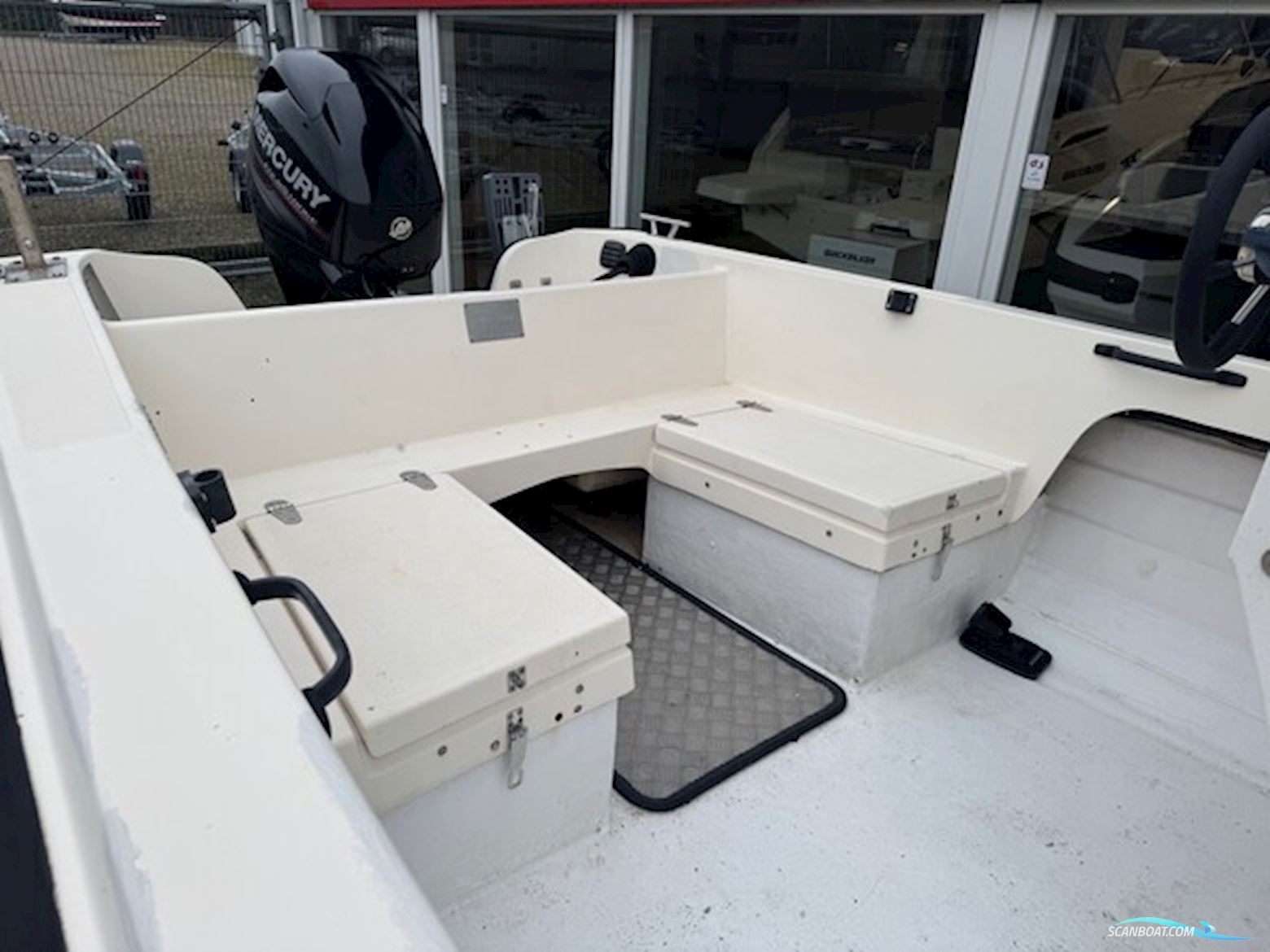 Uttern 560Ø med 40 hk Mercury-EFI 4 takt