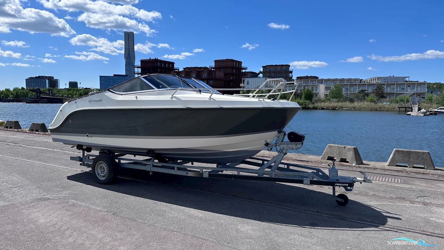 Uttern D57 Motorbåd 2016, med Mercury motor, Sverige