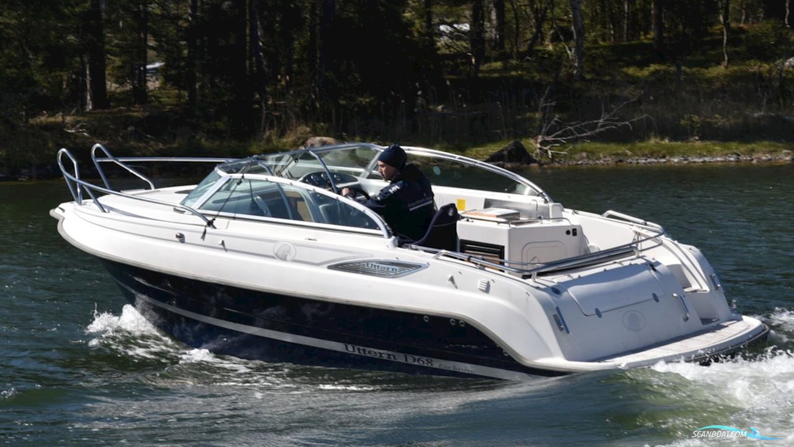 Uttern D68 Motorbåd 2006, med  Mercruiser motor, Sverige