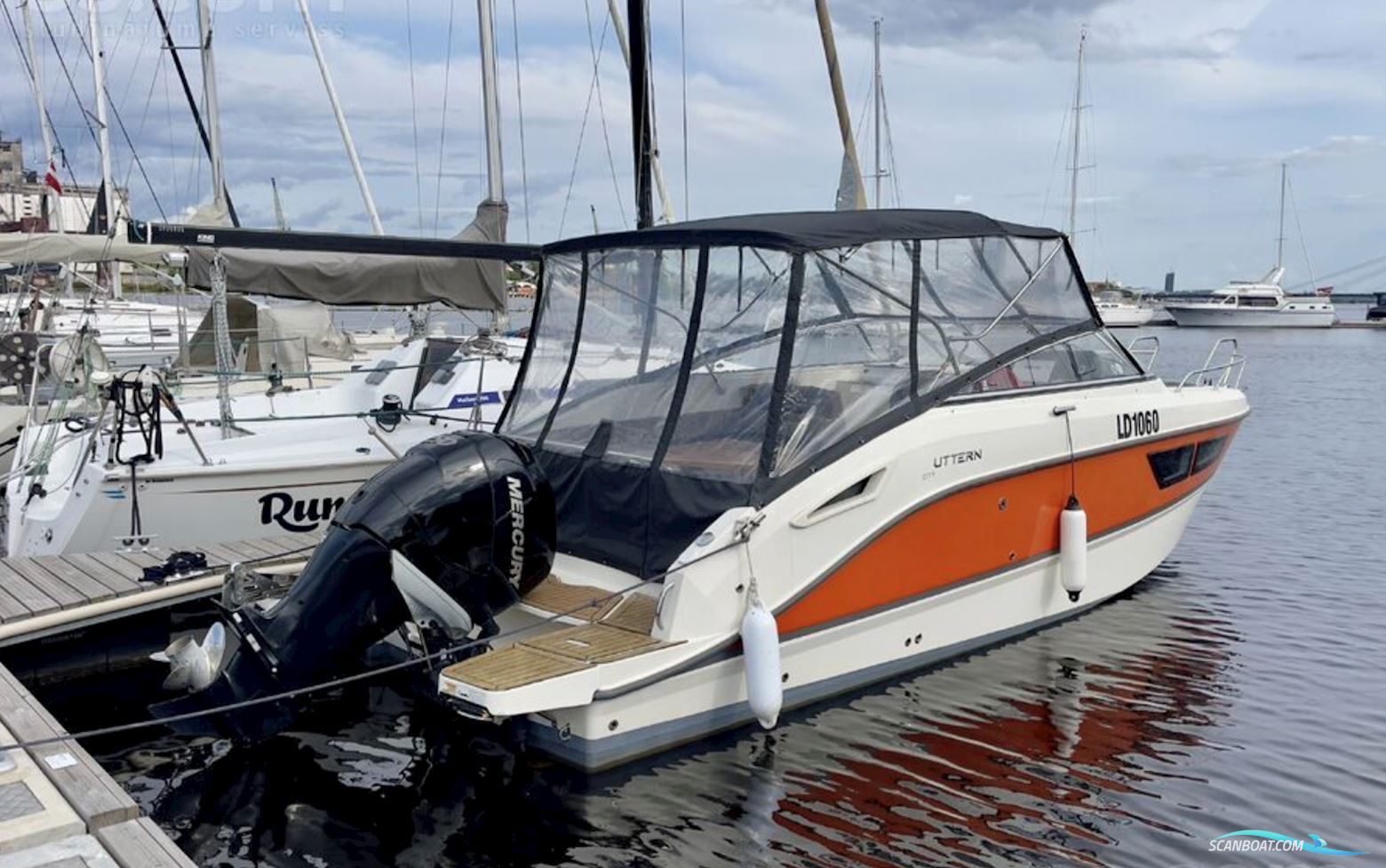 Uttern D77 Motorbåd 2015, med Mercury Verado 250 motor, Letland