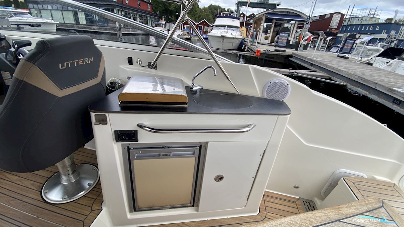 Uttern D77