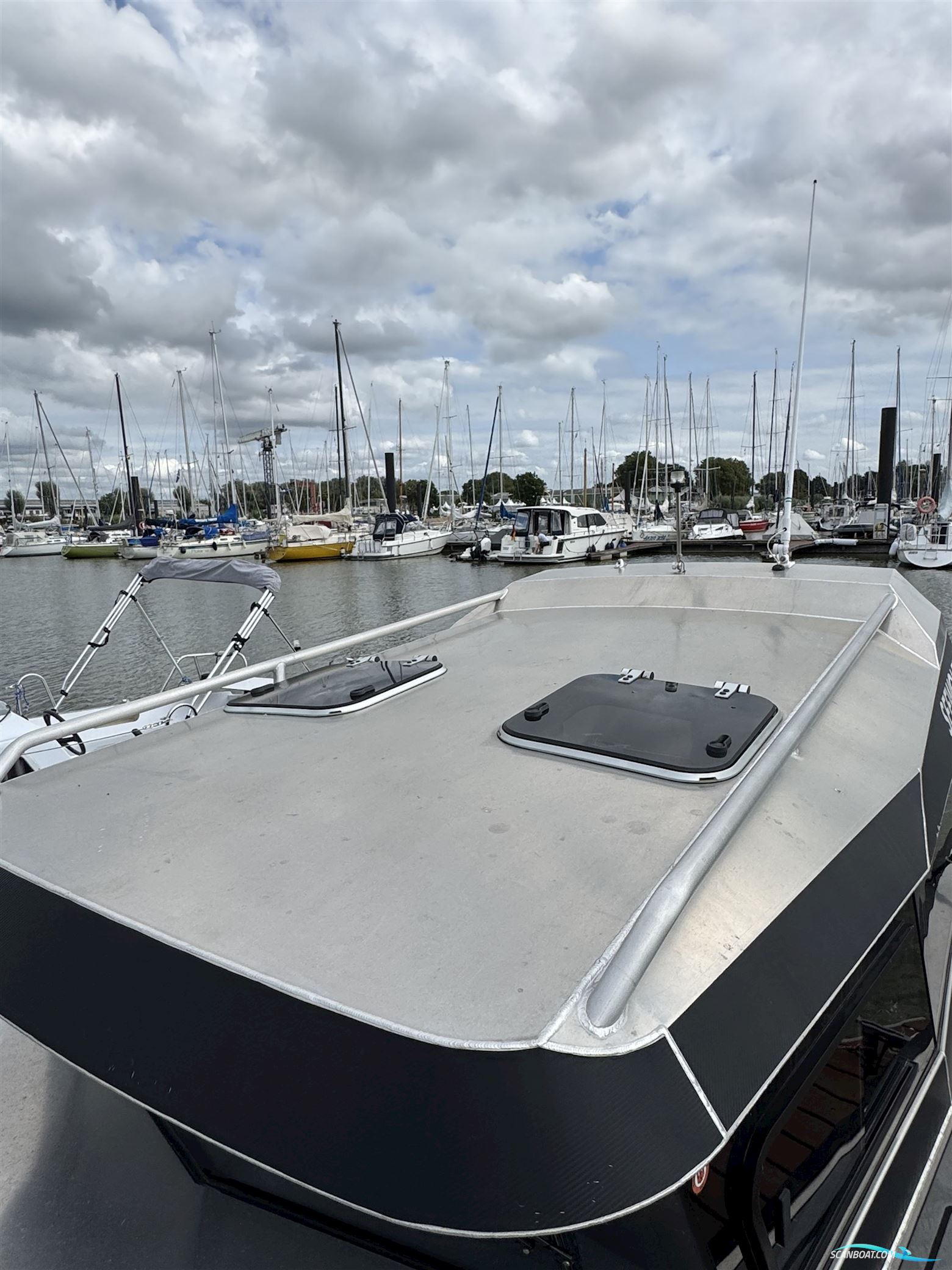 V-Boats Voyager 700 Cabin