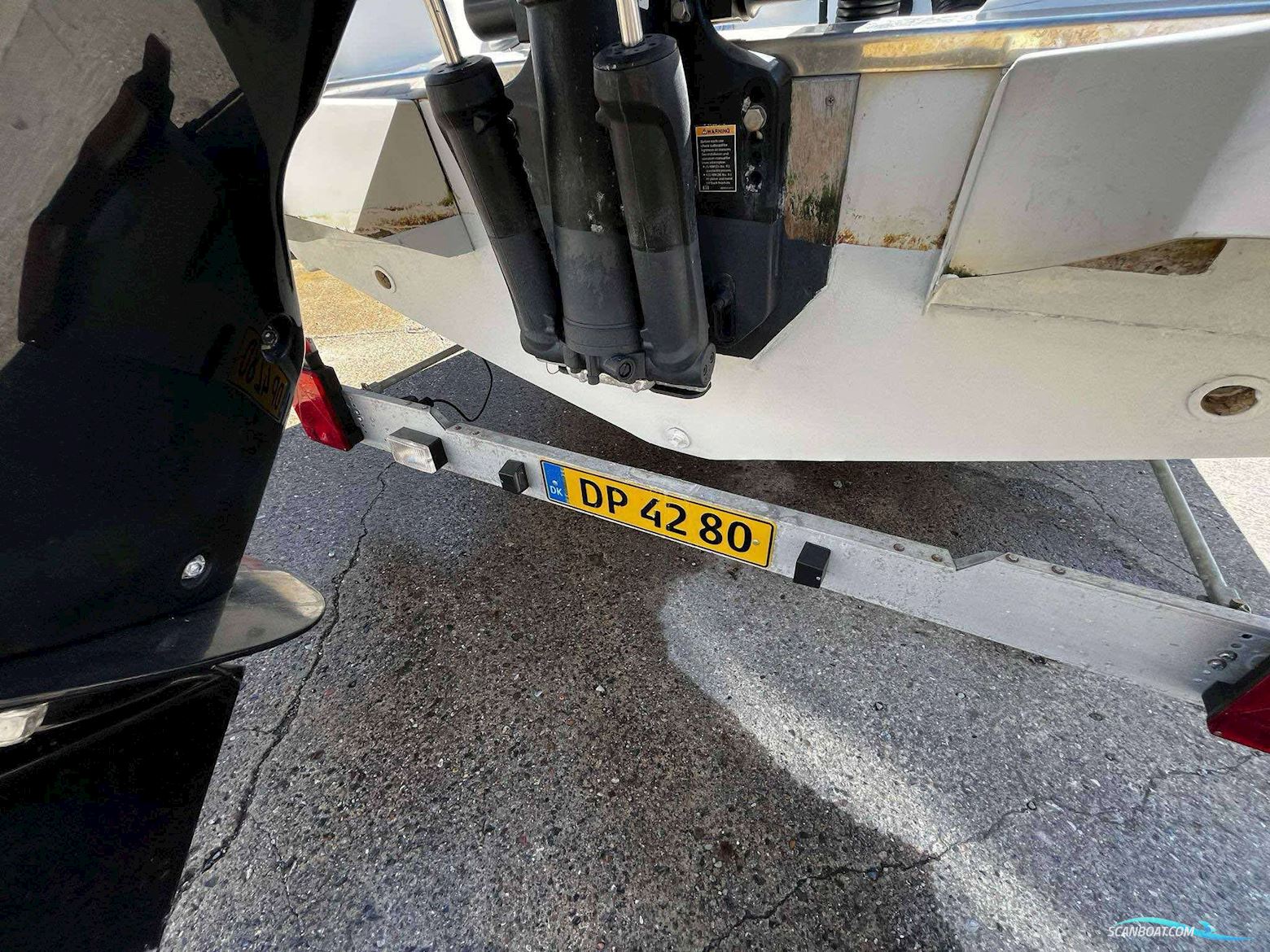 Valiant 750 Med 250 hk Verado