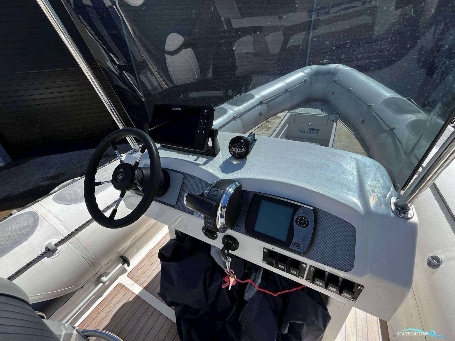 Valiant 750 Med 250 hk Verado