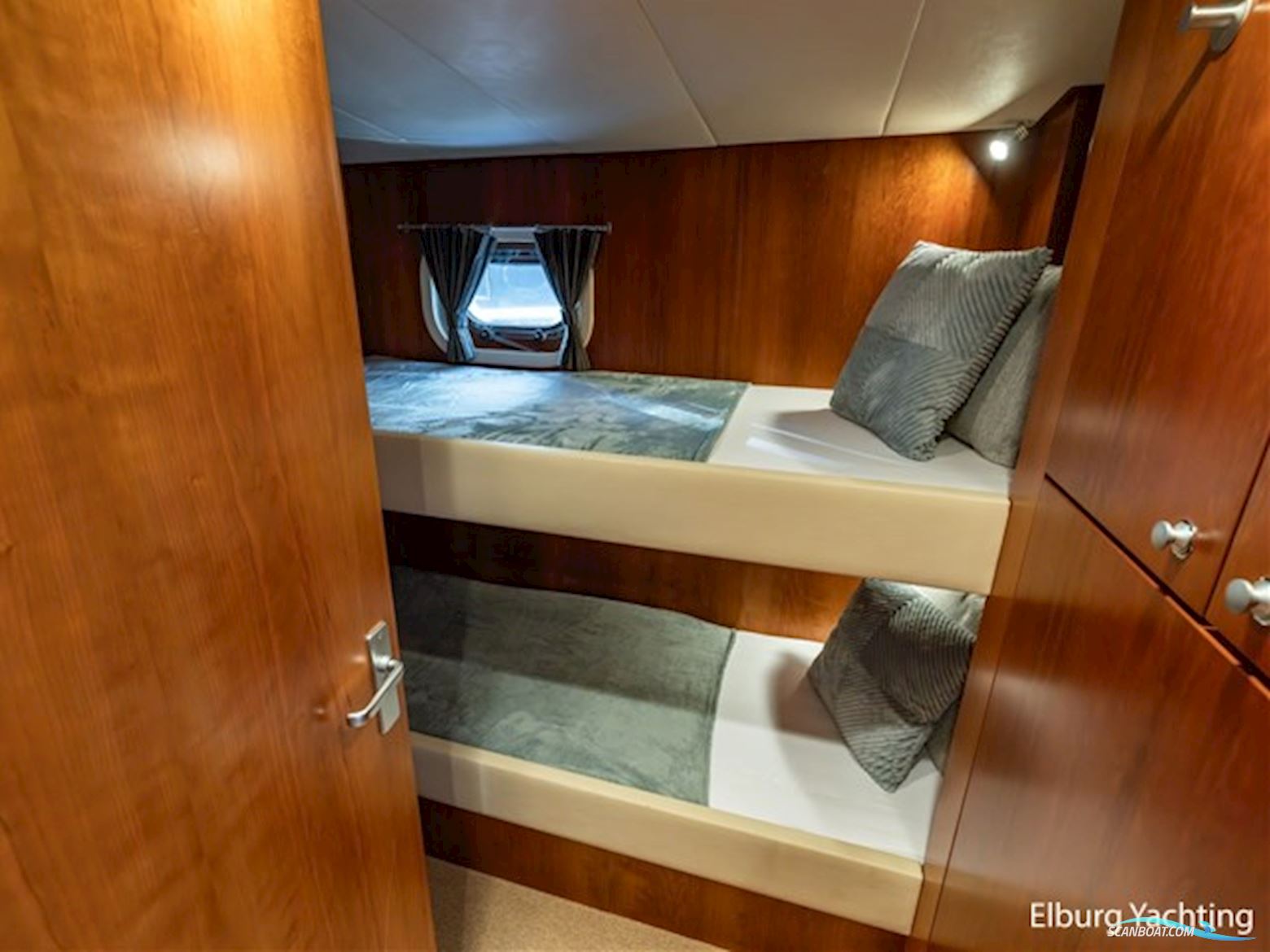 Valk Continental 1900 - Wheelhouse