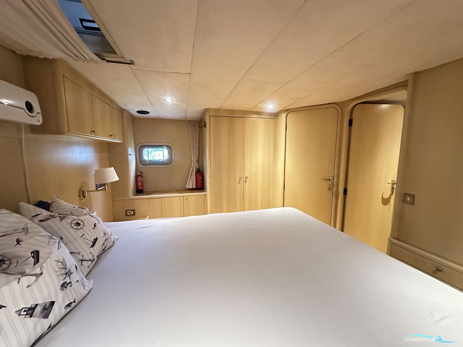 Valk Vitesse 48