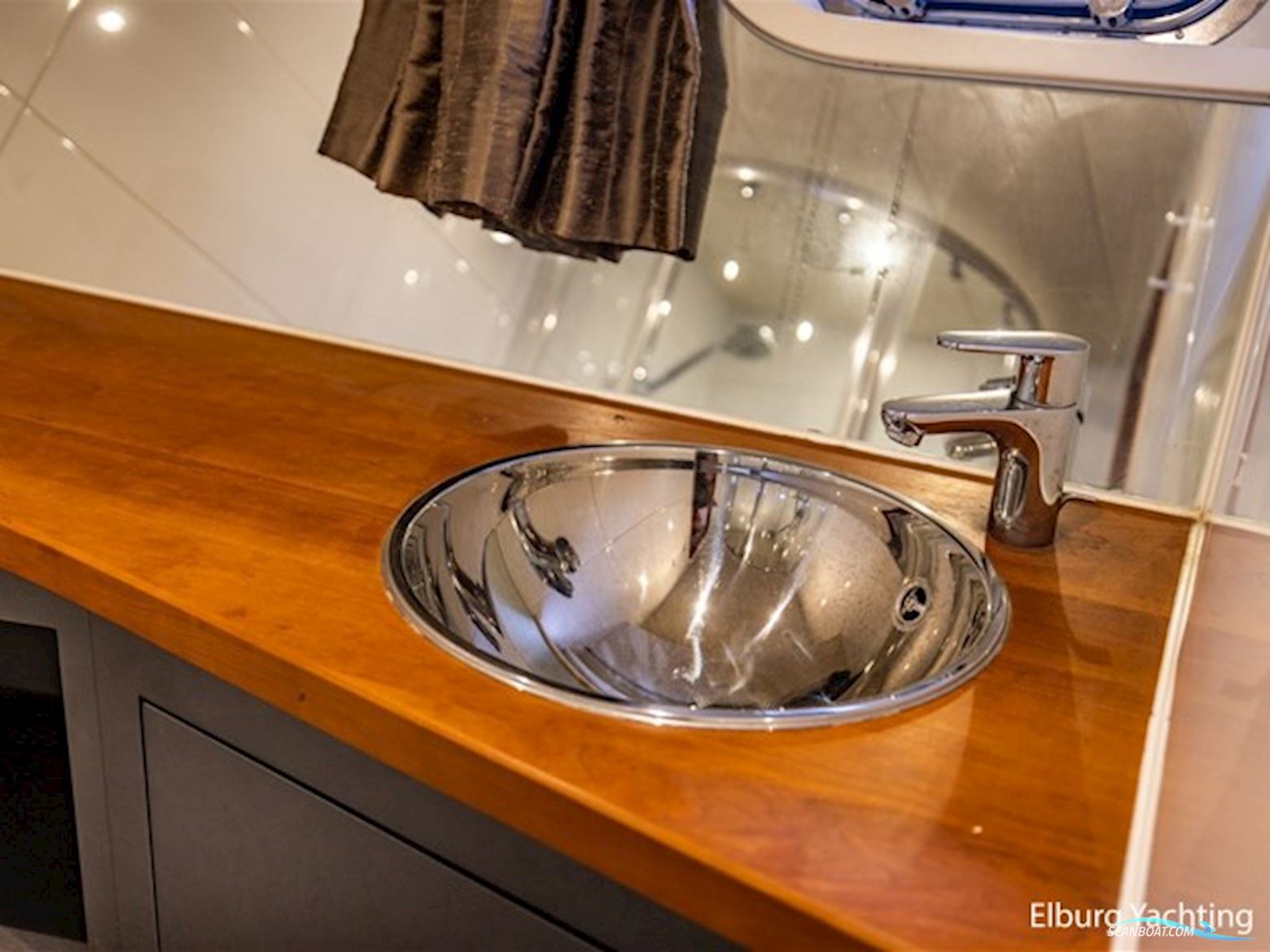 Van den Hoven Exclusive 1600 - Stabilizers 