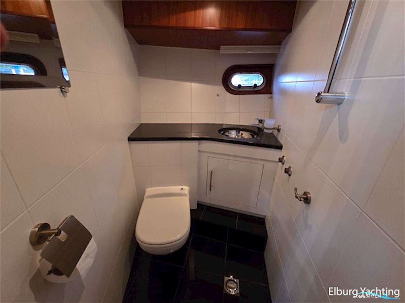 Van den Hoven Exclusive 1600 