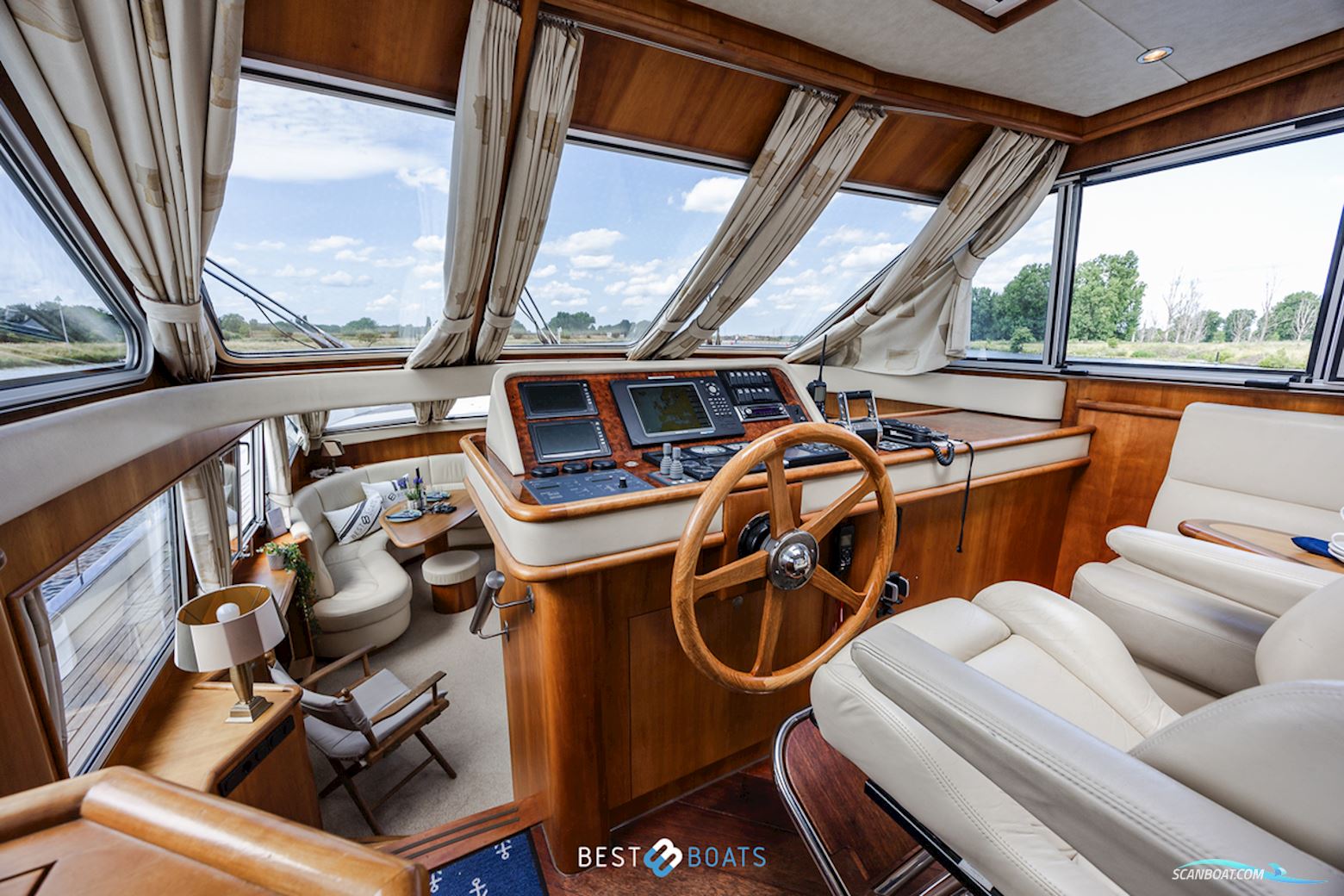 Van Den Hoven Exclusive 1600