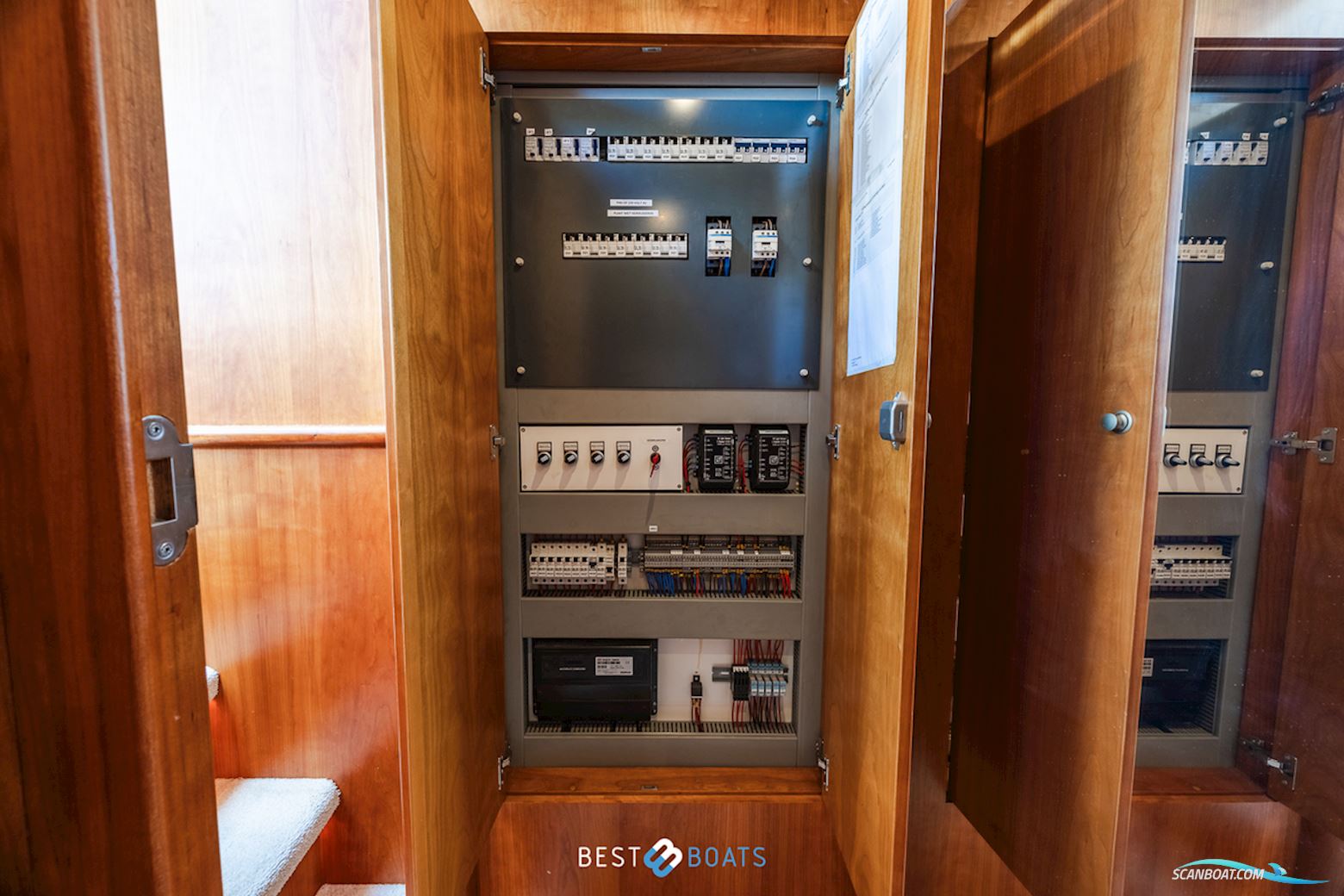 Van Den Hoven Exclusive 1600