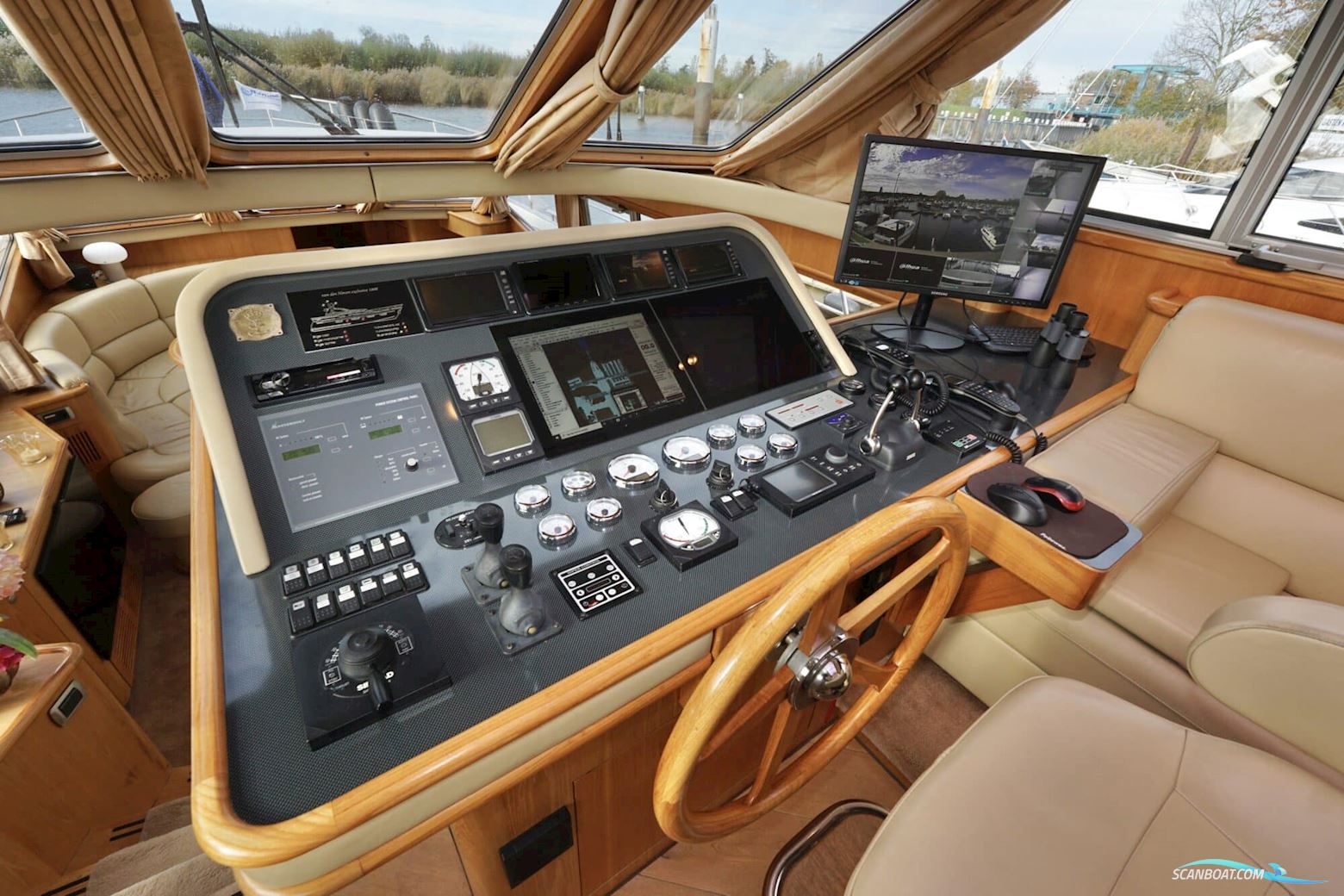 Van den Hoven Exclusive 18.00 VS