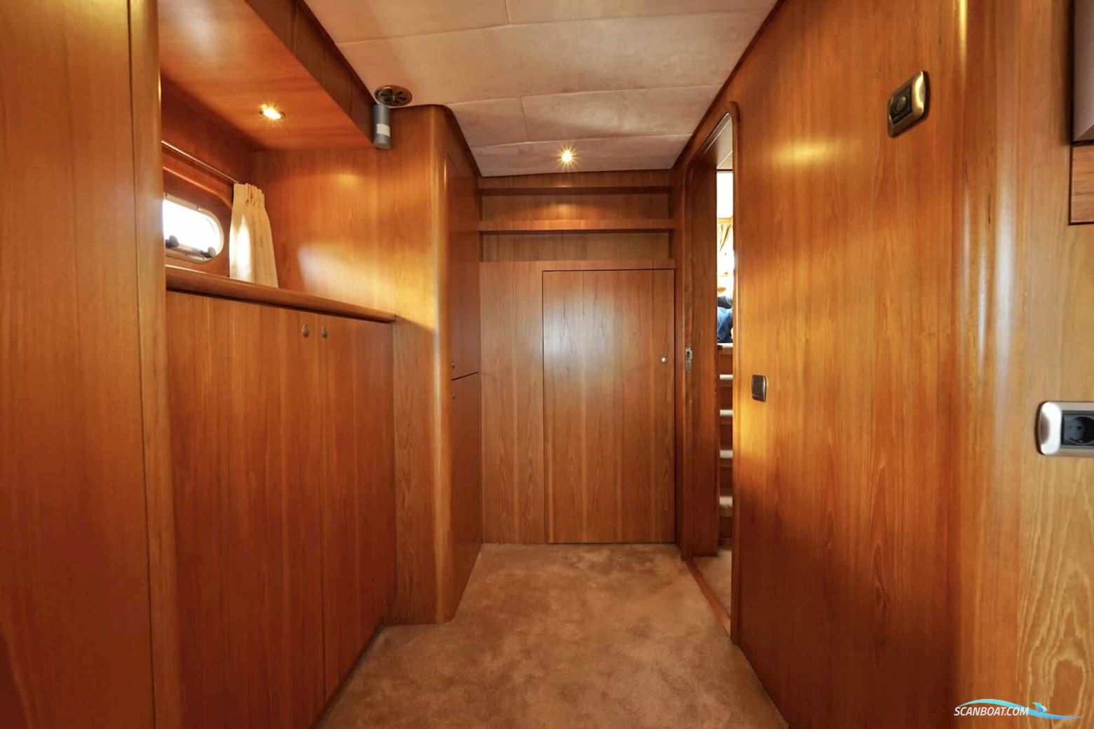 Van den Hoven Exclusive 18.00 VS