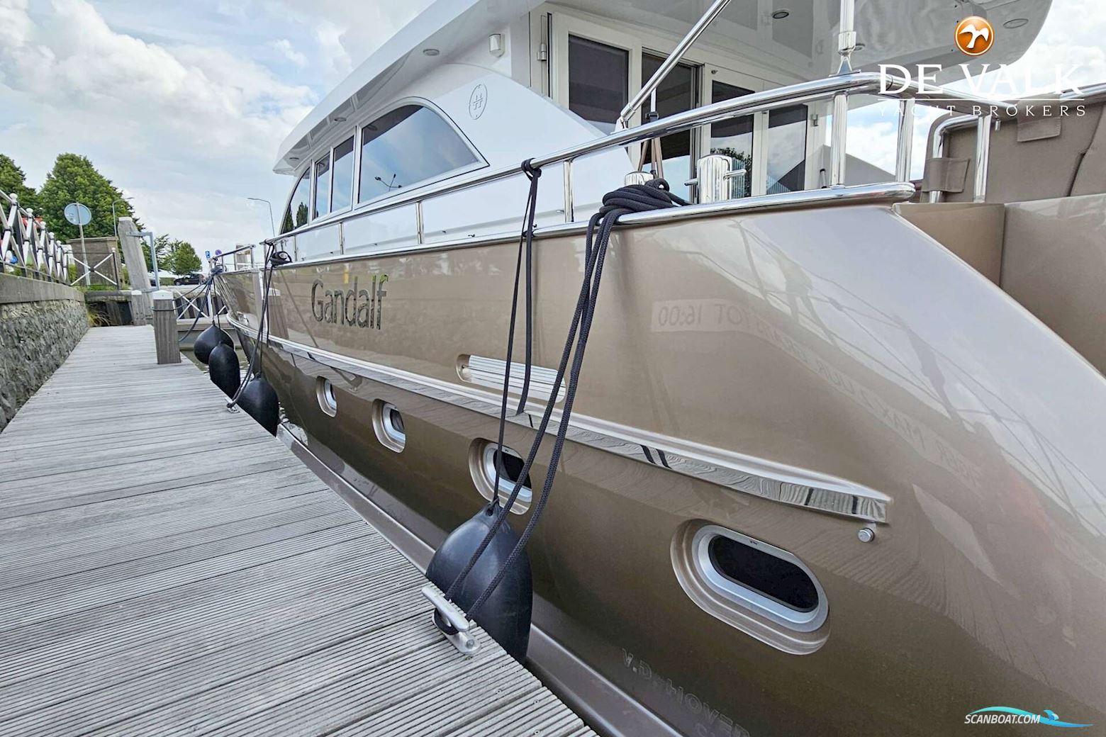 Van Den Hoven Executive 1700