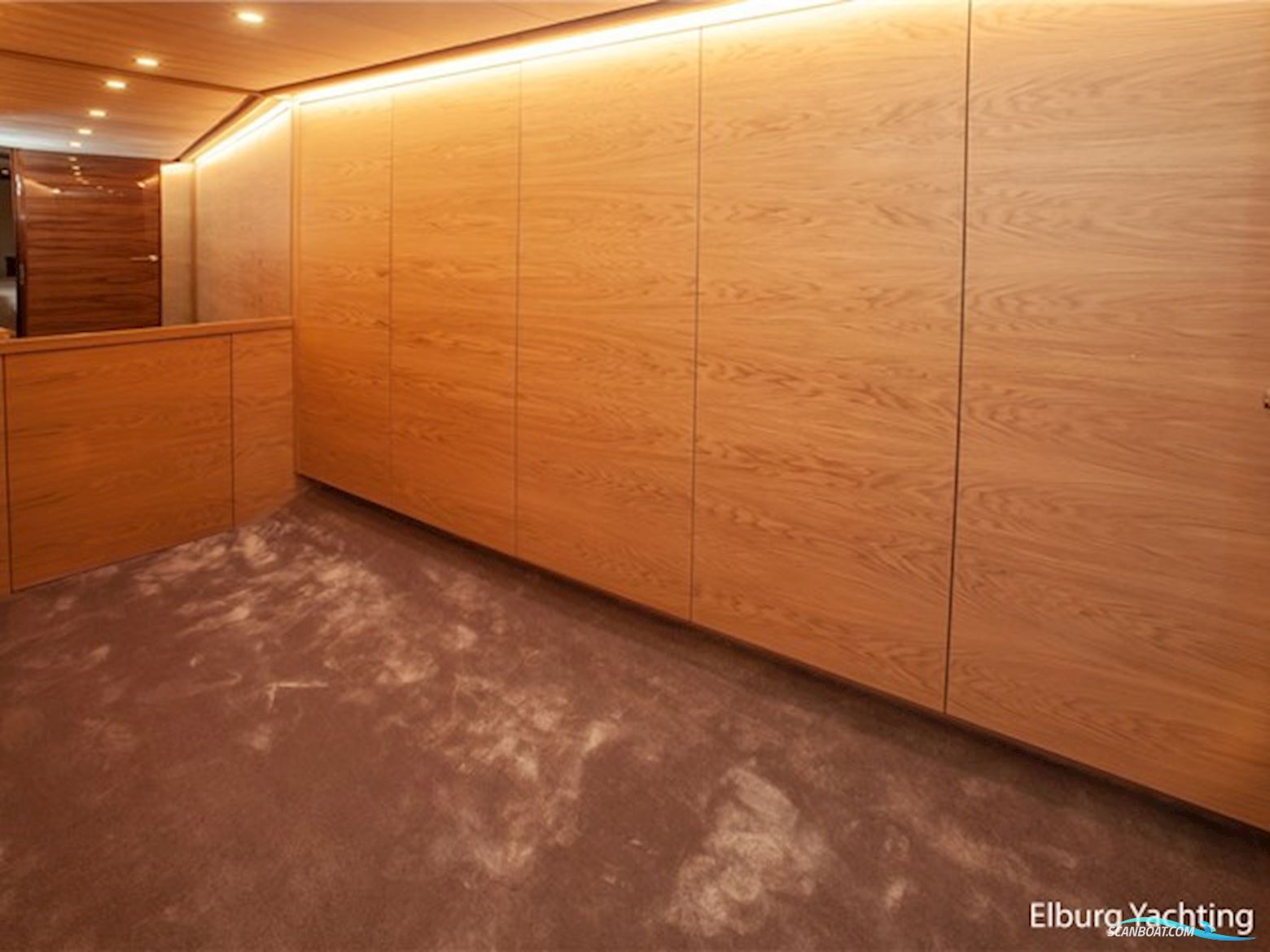 Van den Hoven Executive 2100