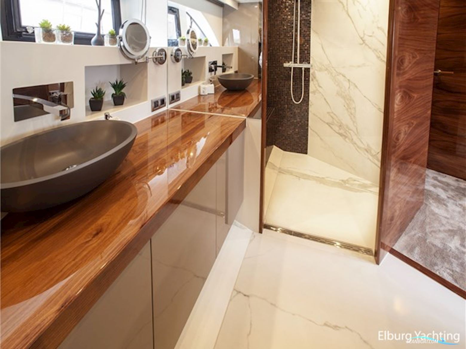 Van den Hoven Executive 2100