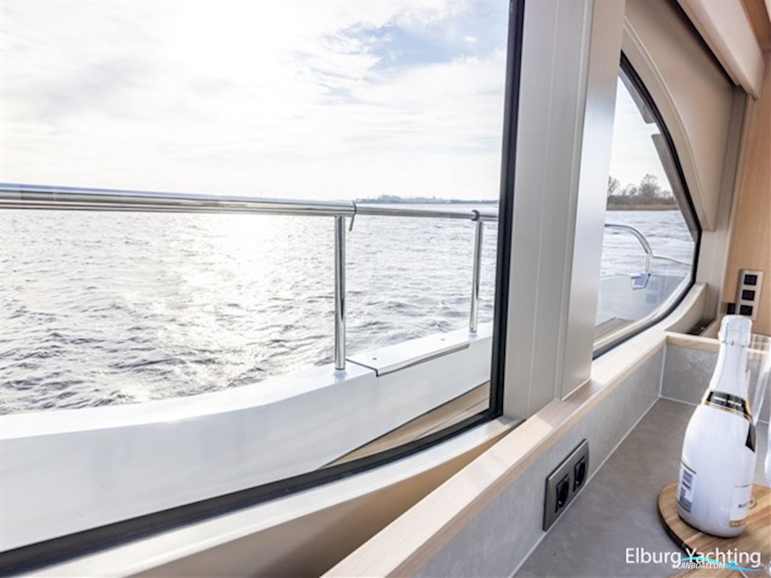 Van den Hoven Voyager 50 