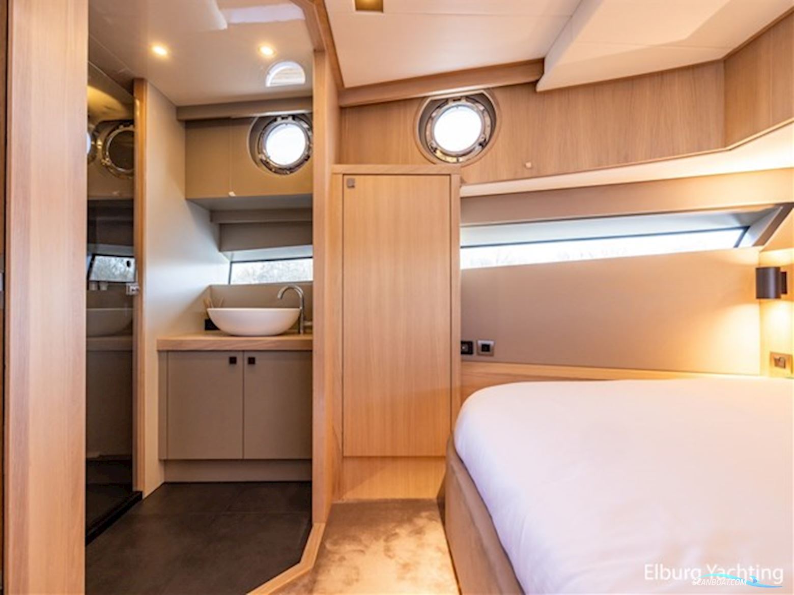 Van den Hoven Voyager 50 