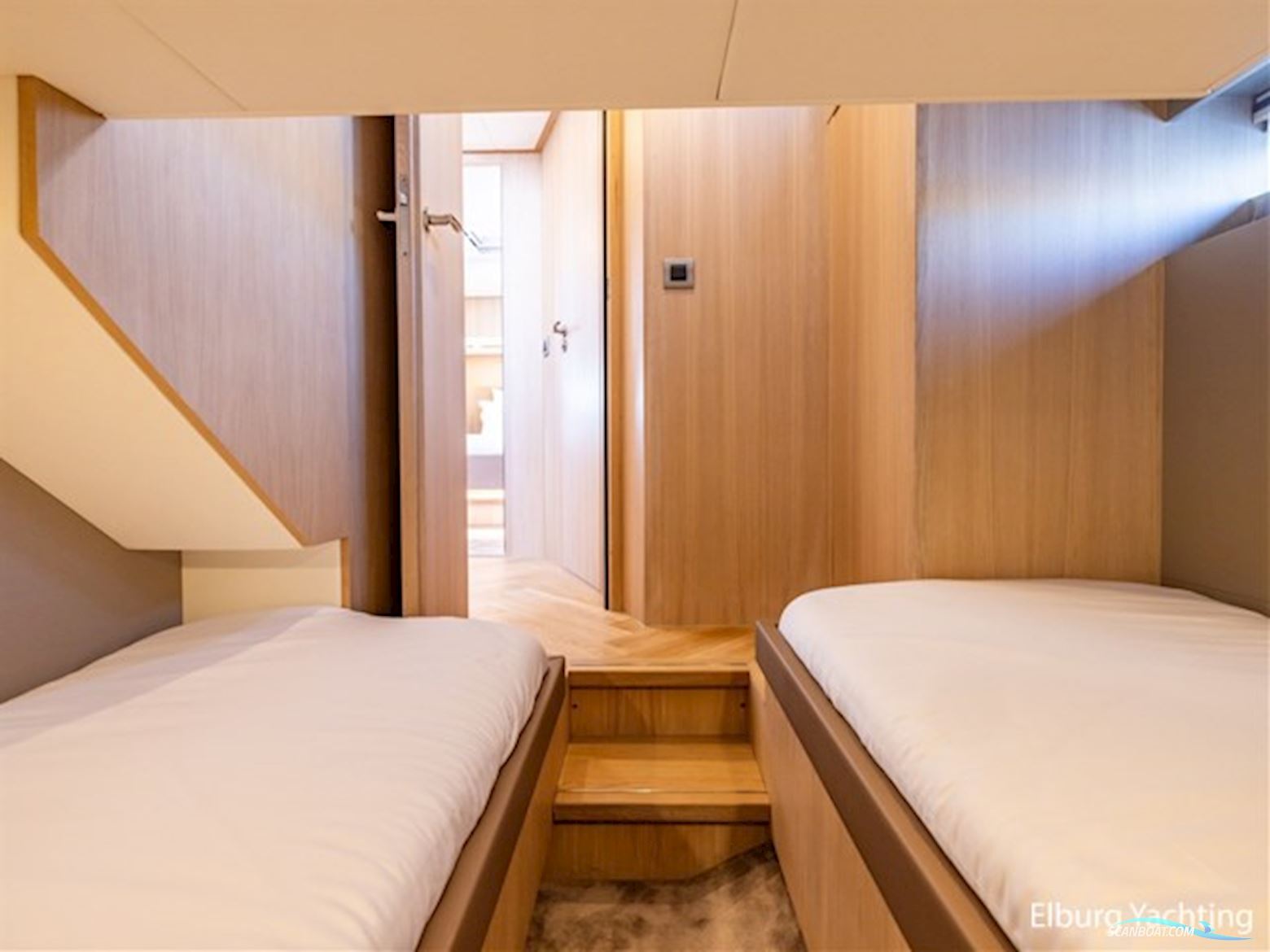 Van den Hoven Voyager 50 