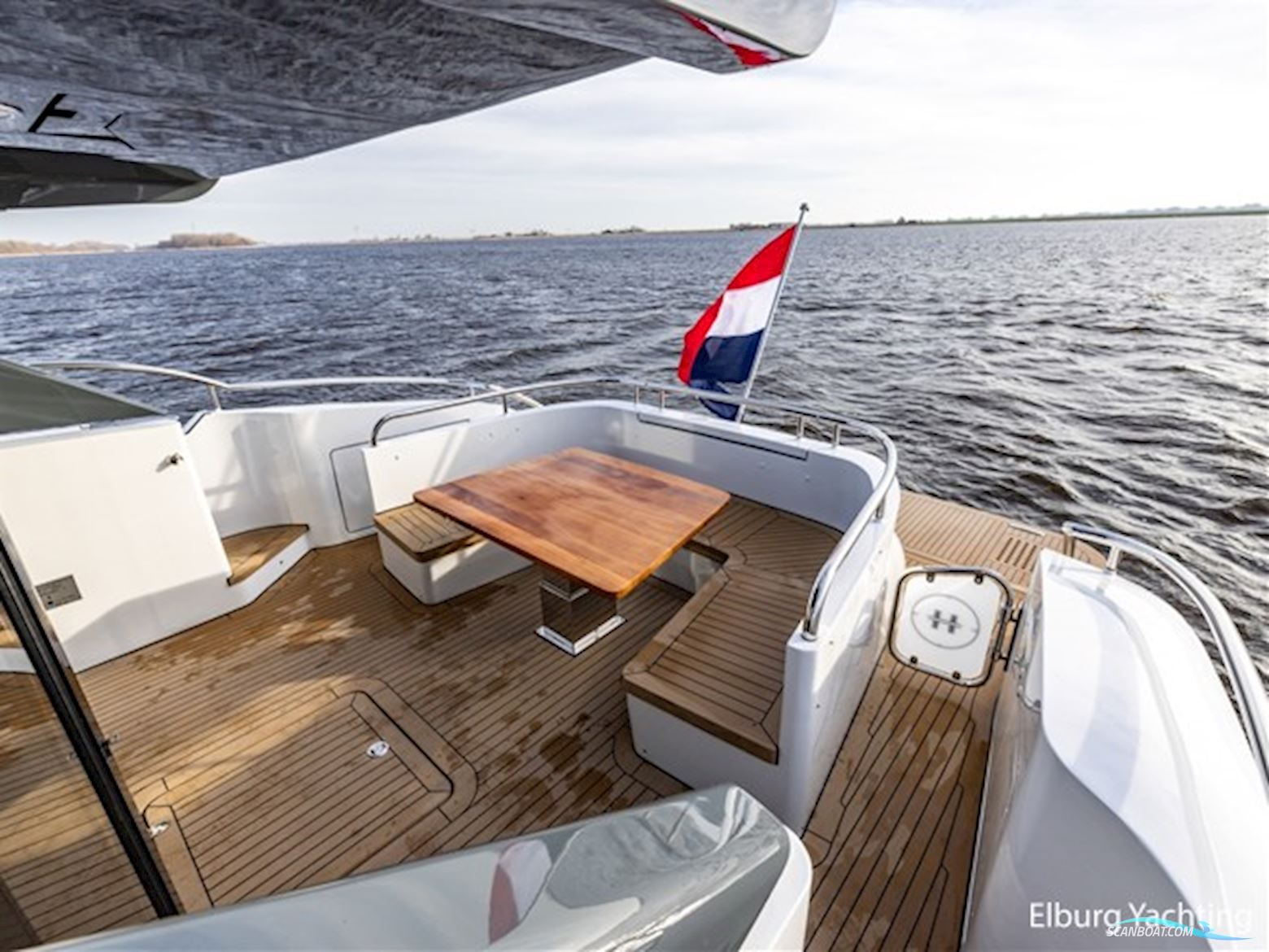 Van den Hoven Voyager 50 