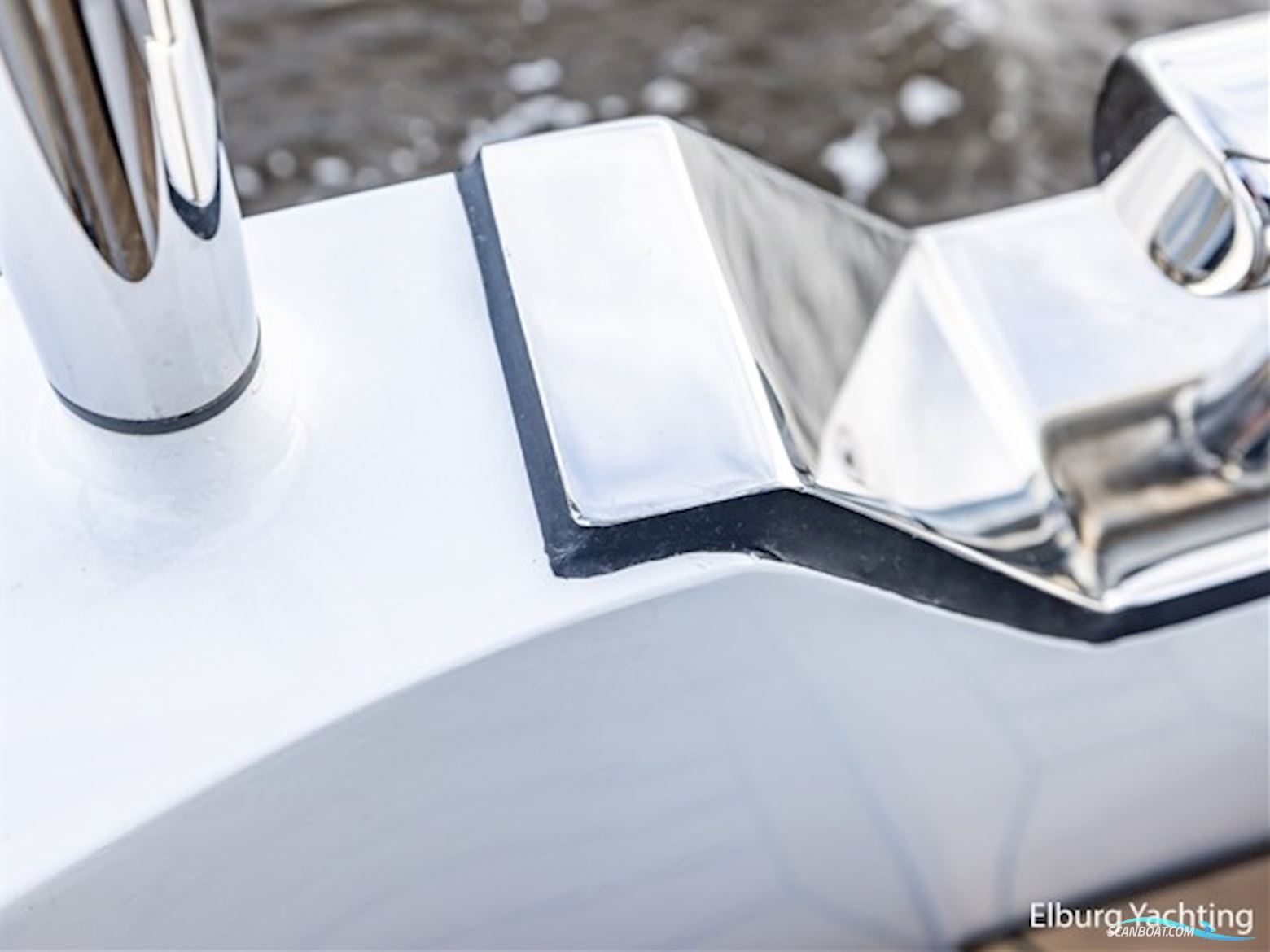 Van den Hoven Voyager 50 